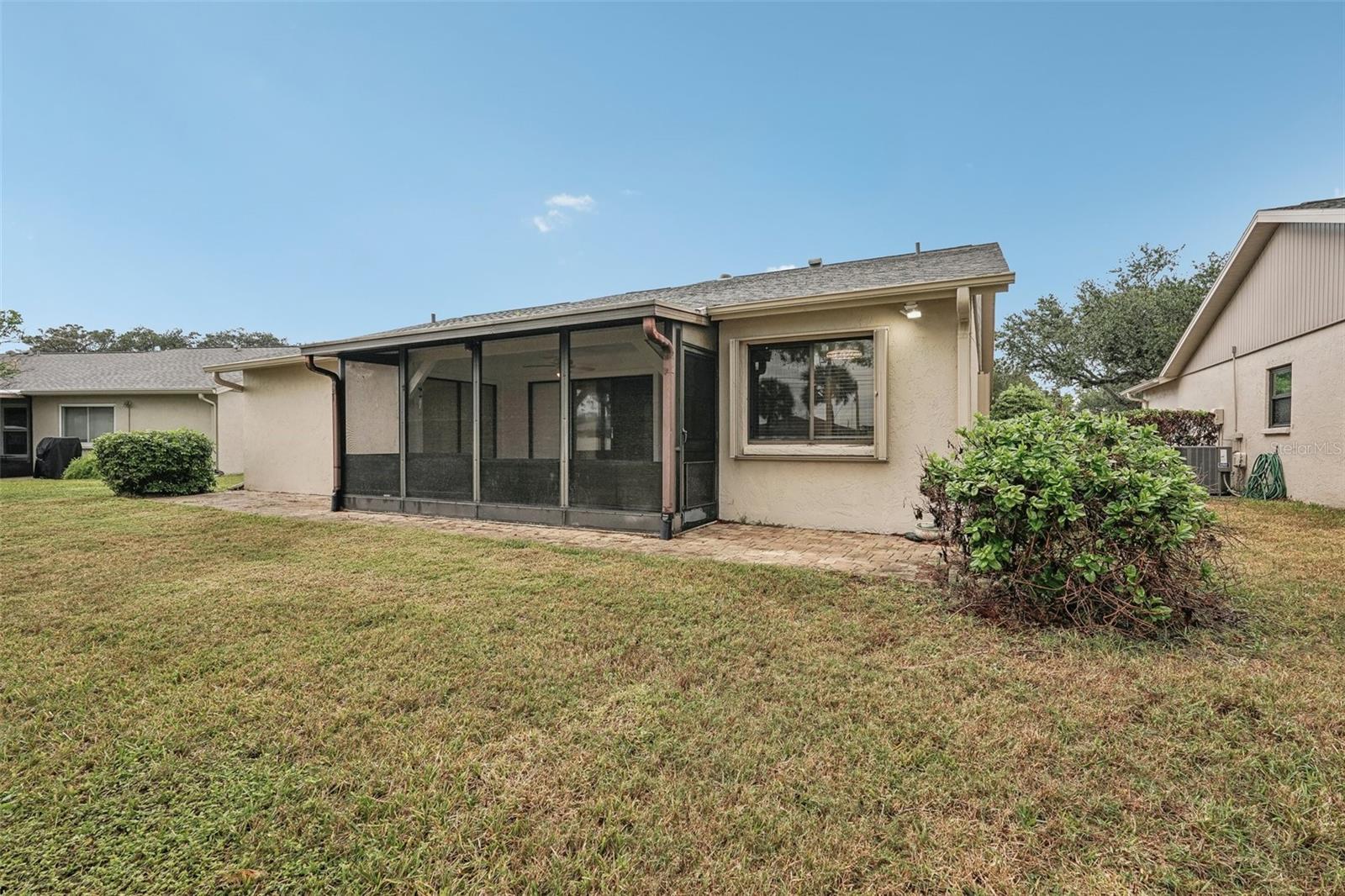 Listing photo id 27 for 541 Wekiva River Court 94