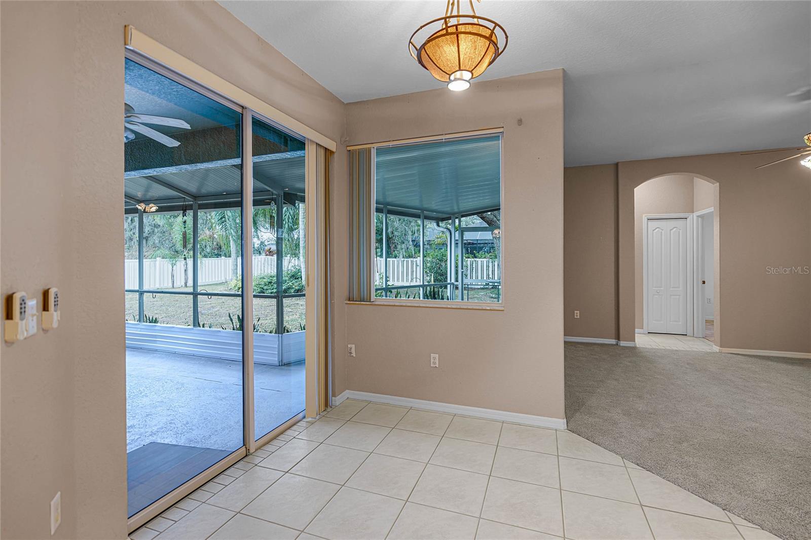 Listing photo id 11 for 2921 Juniper Lake Place