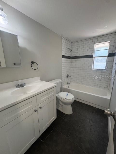 Listing photo id 10 for 5314 Oakwood Court 25