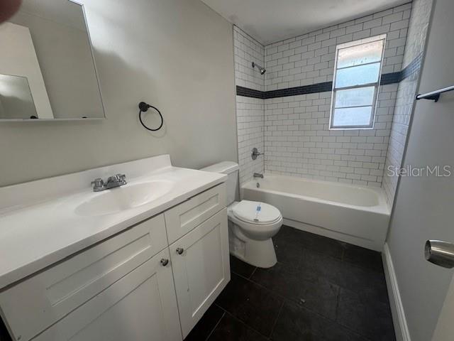 Listing photo id 11 for 5314 Oakwood Court 25