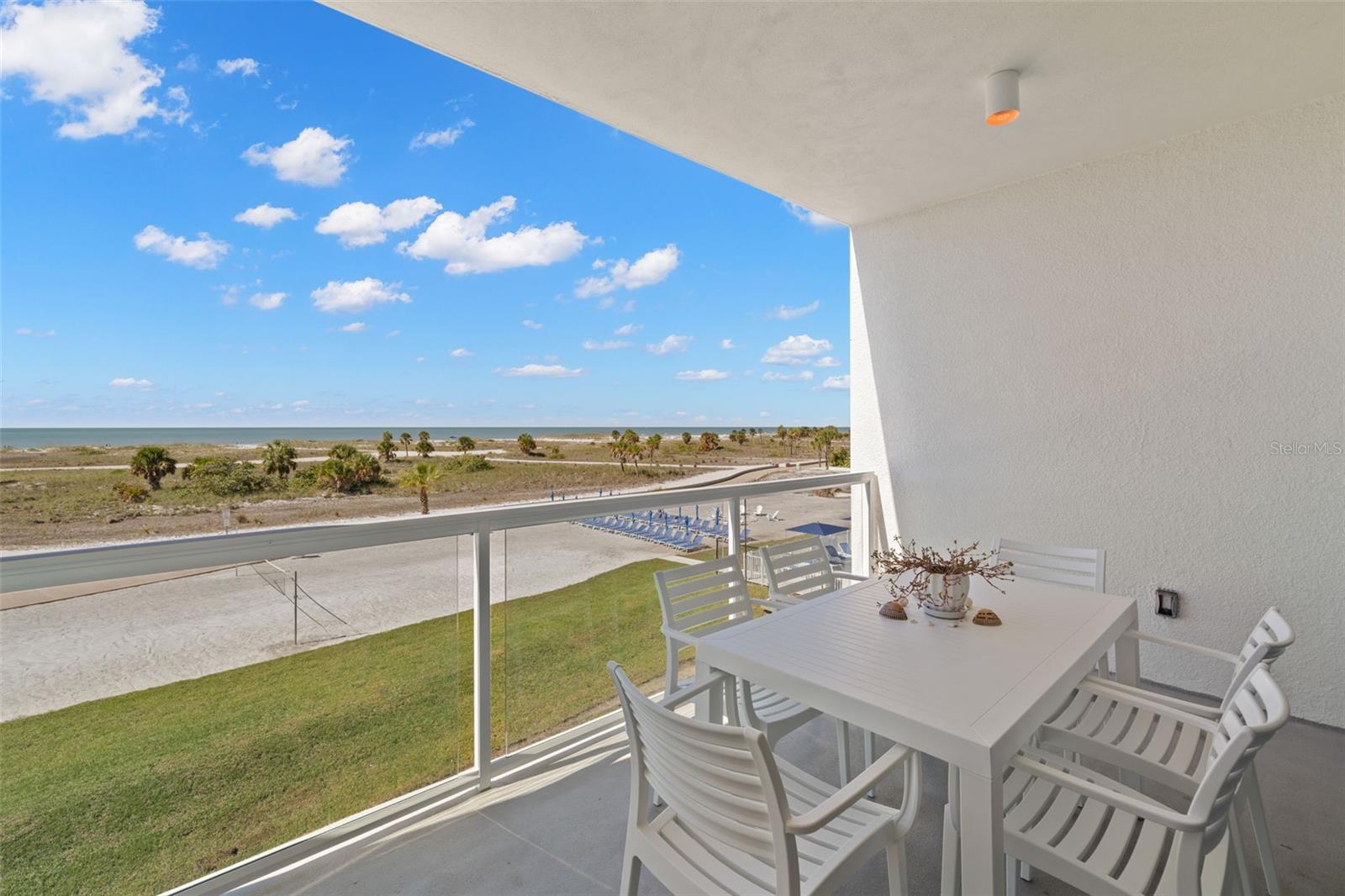 Listing photo id 8 for 11500 Gulf Boulevard 304