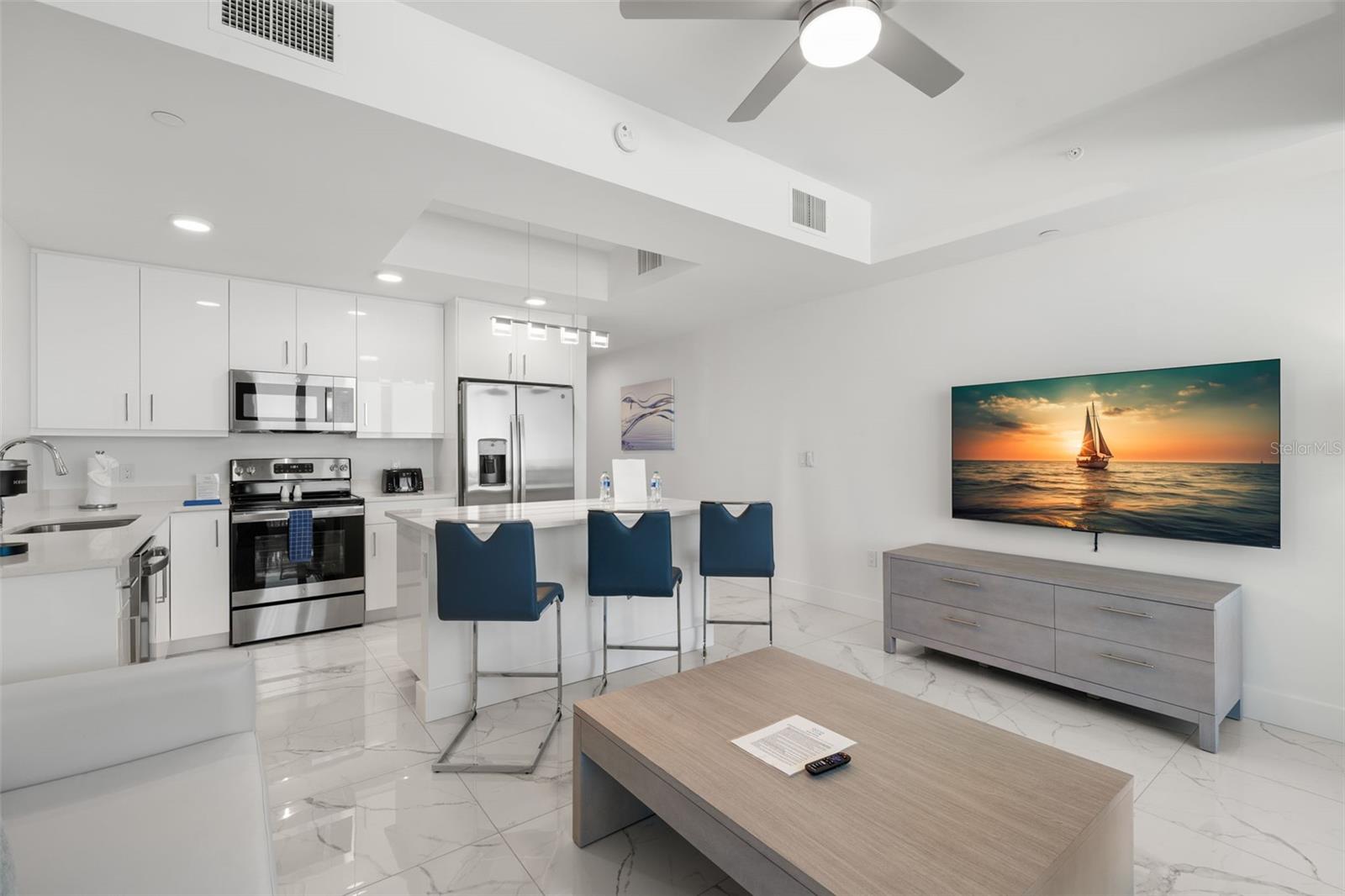 Listing photo id 13 for 11500 Gulf Boulevard 304