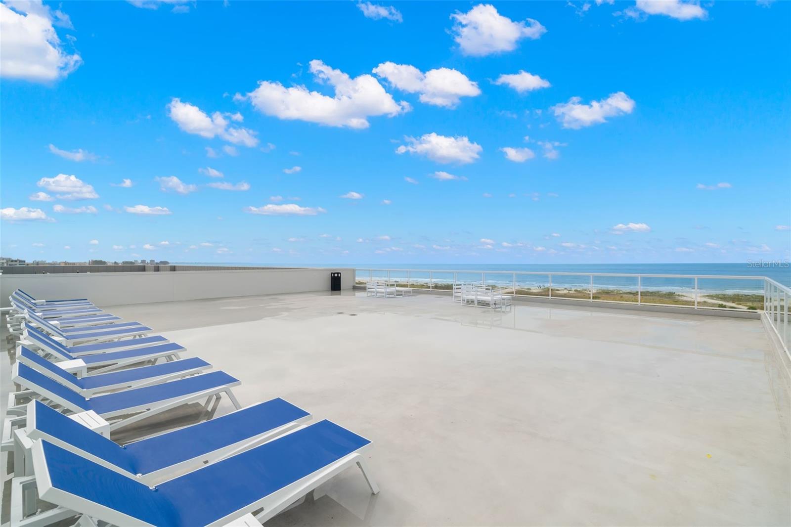 Listing photo id 32 for 11500 Gulf Boulevard 304