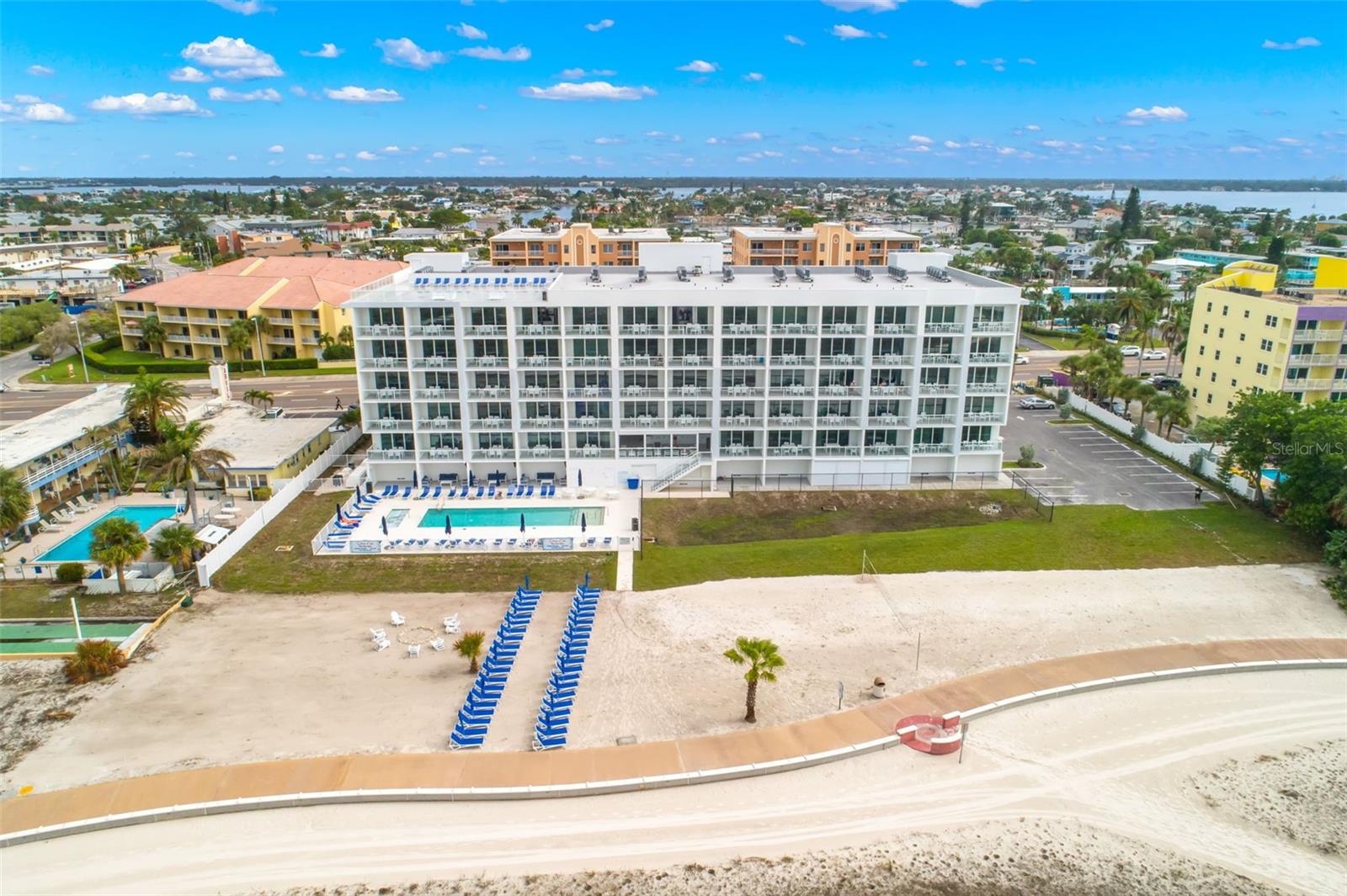 Listing photo id 38 for 11500 Gulf Boulevard 304