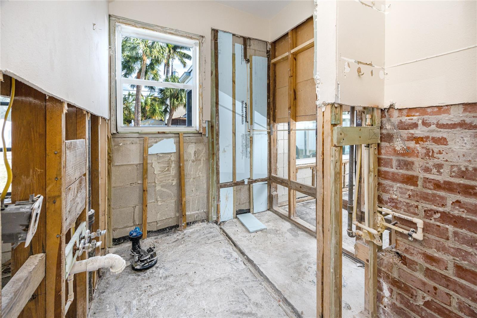 Image 23 of 49 For 815 Lantana Avenue
