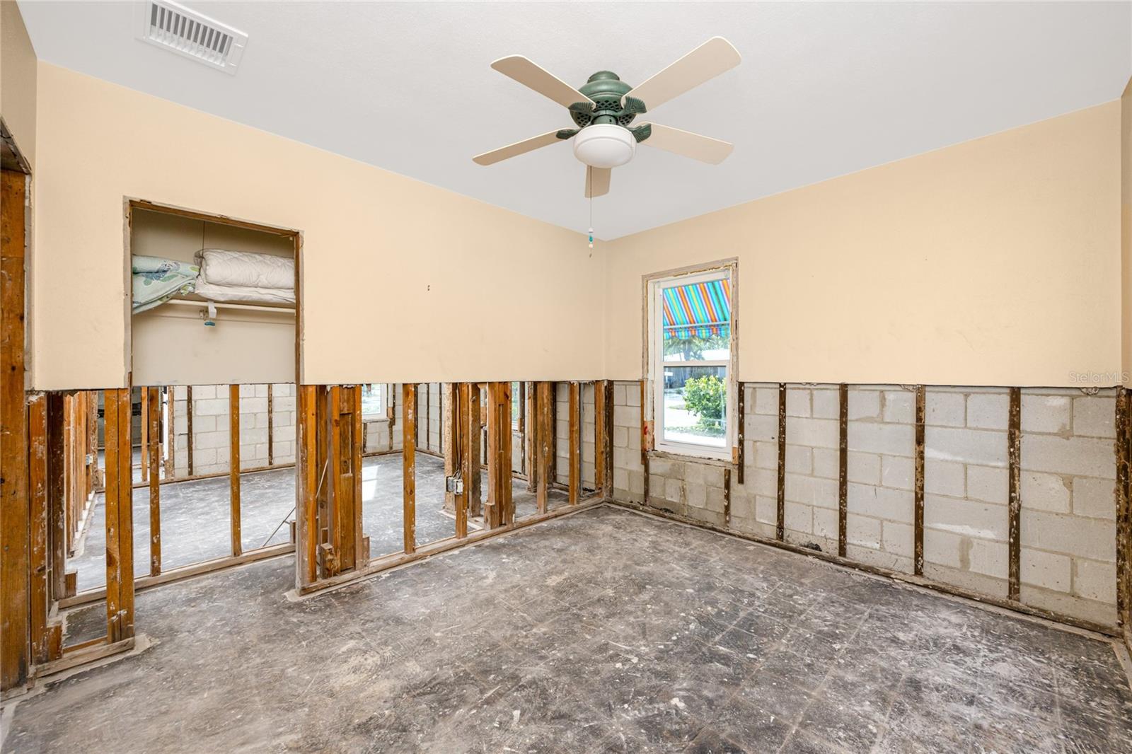 Image 30 of 49 For 815 Lantana Avenue