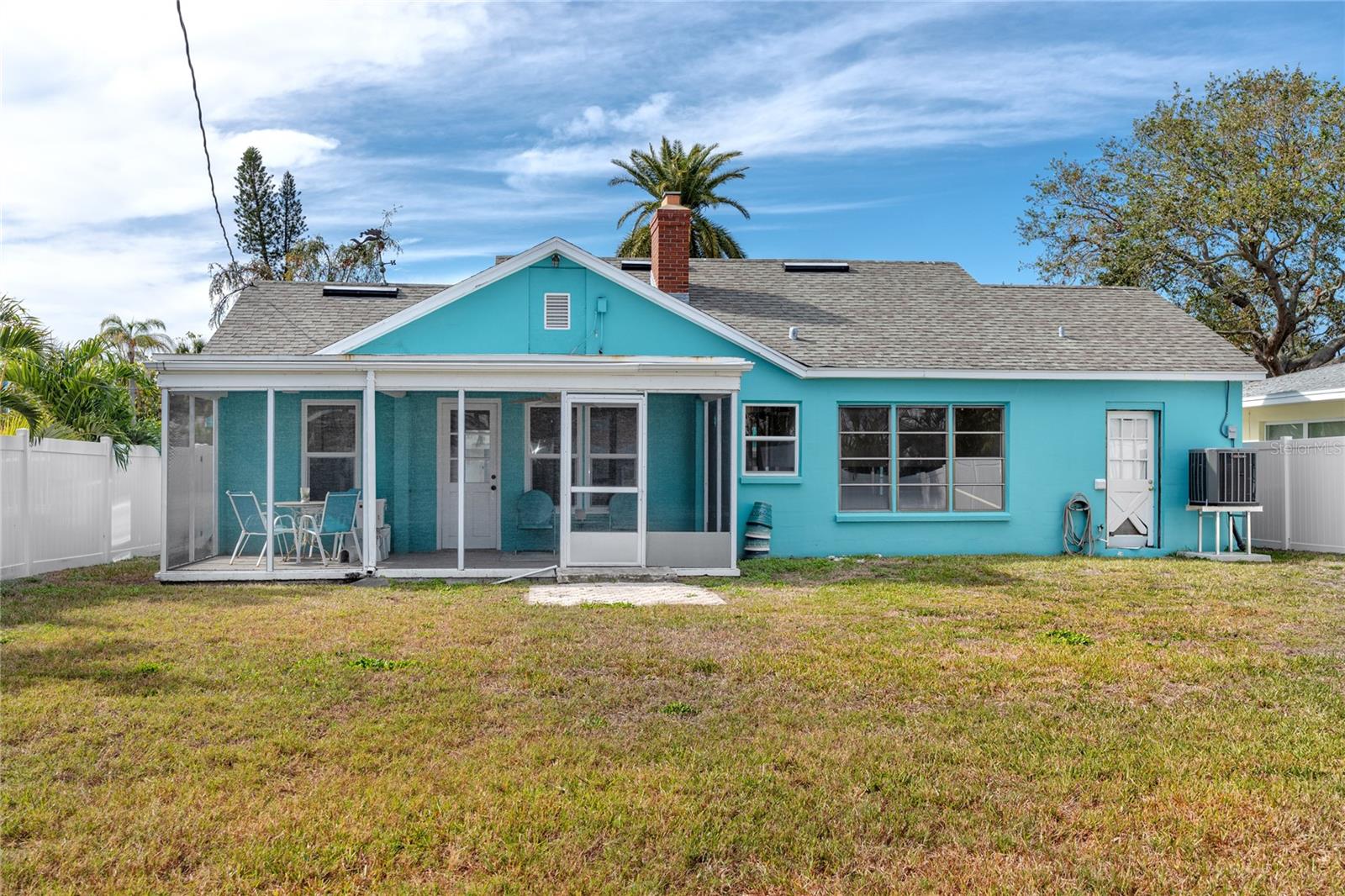 Image 6 of 49 For 815 Lantana Avenue