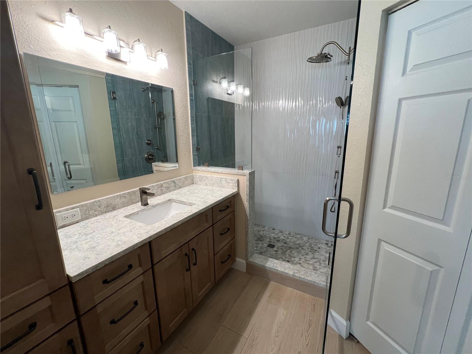 Listing photo id 21 for 3638 Trafalgar Way 102