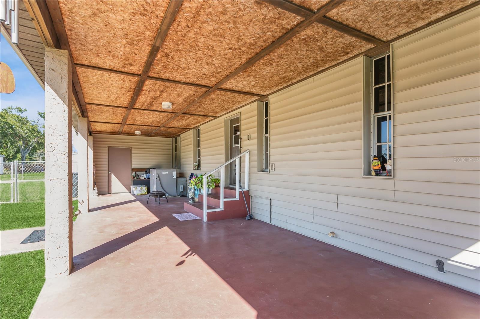 Listing photo id 26 for 8705 Mary Ivy Drive