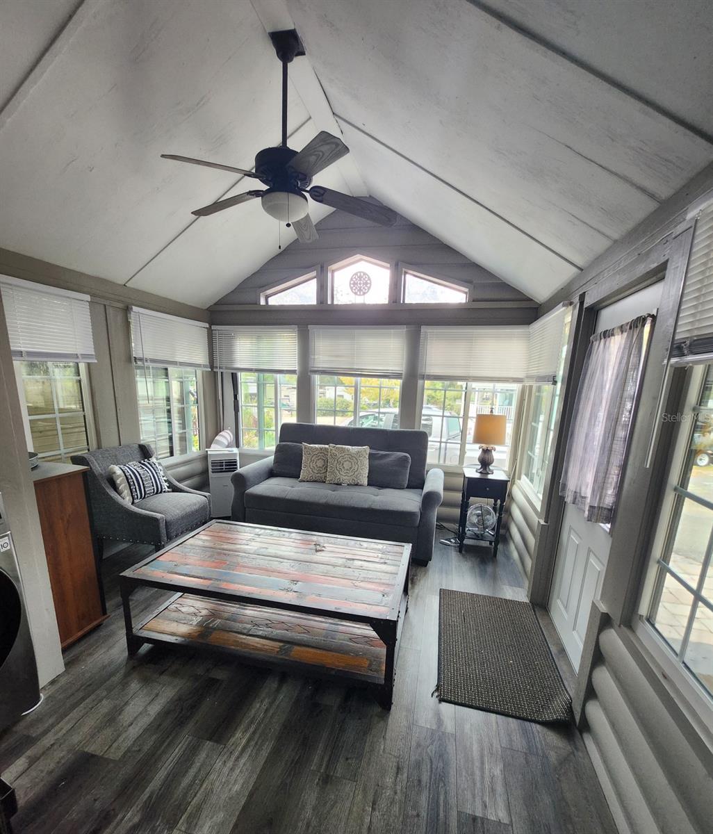 Image 8 of 31 For 25232 142nd Street
