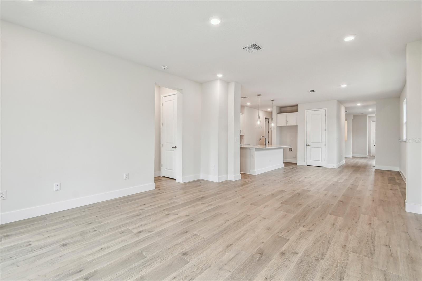 Image 21 of 50 For 633 Allora Avenue