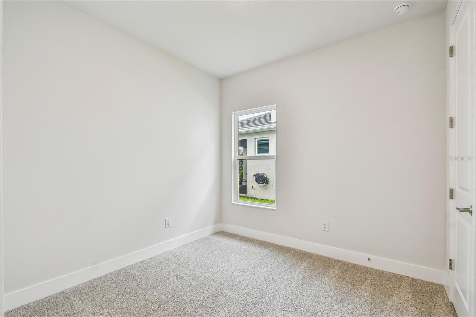 Image 36 of 50 For 633 Allora Avenue