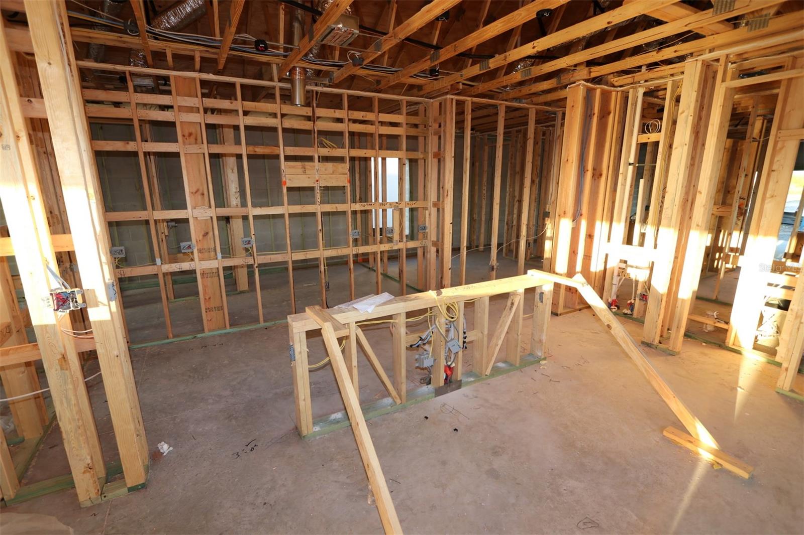Image 6 of 13 For 633 Allora Avenue