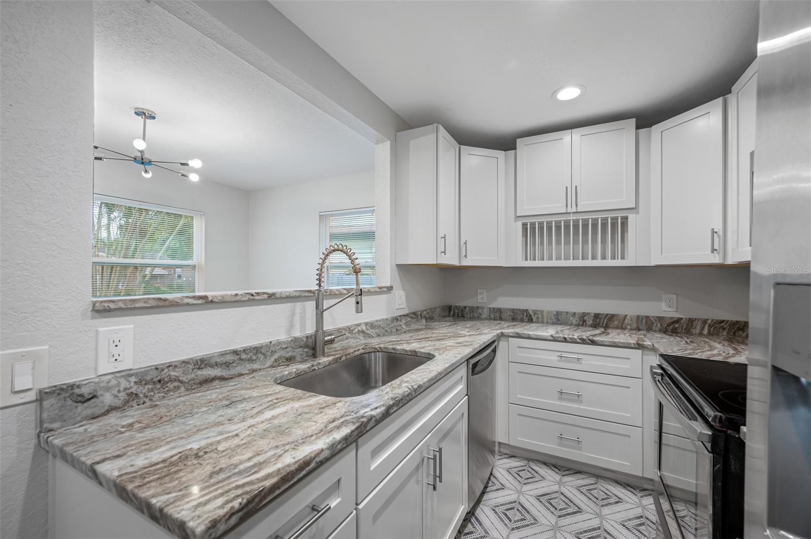 Image 7 of 15 For 670 16th Avenue S