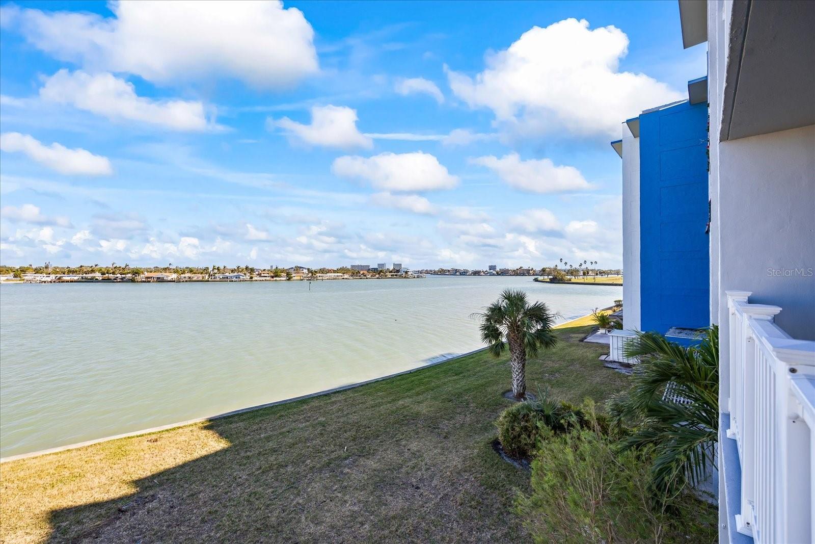 Listing photo id 19 for 500 Treasure Island Causeway 307