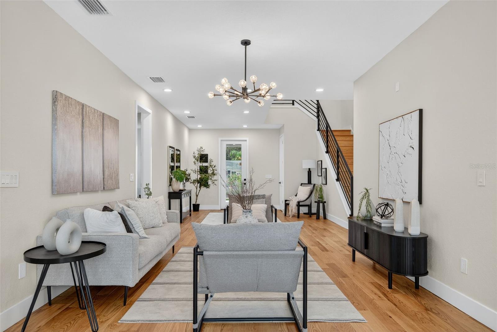 Image 13 of 92 For 6266 4th Avenue S