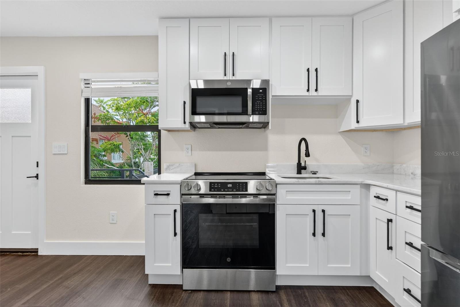 Image 71 of 92 For 6266 4th Avenue S