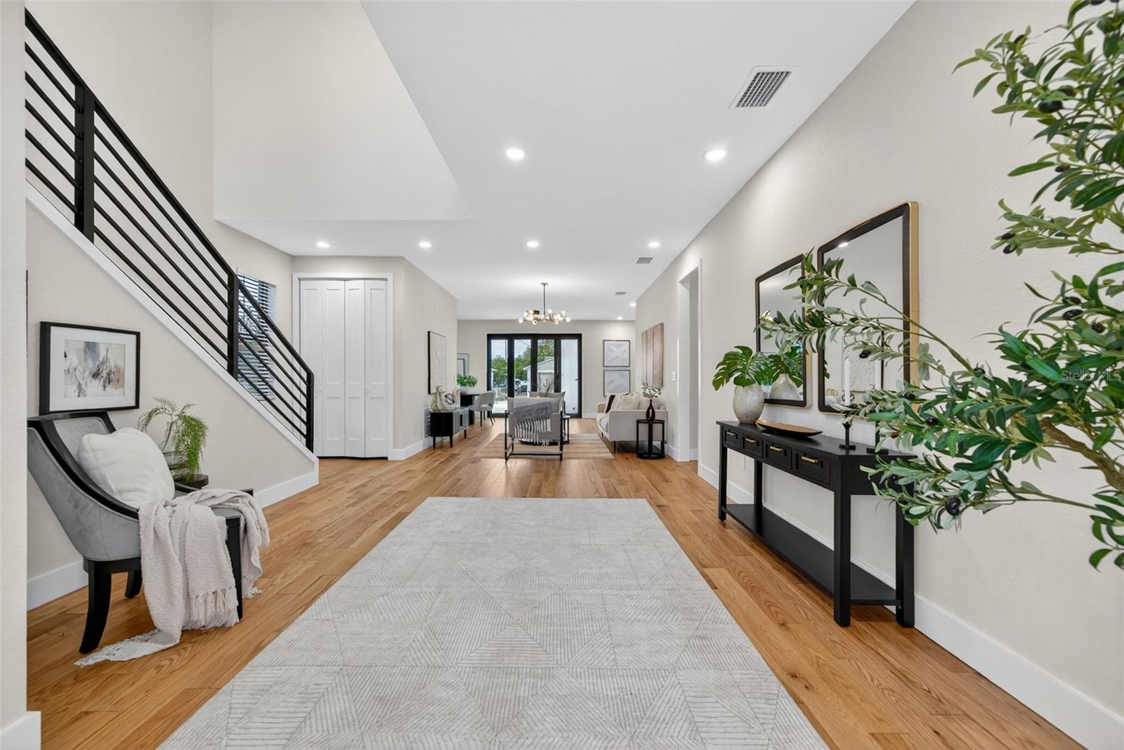 Image 9 of 92 For 6266 4th Avenue S