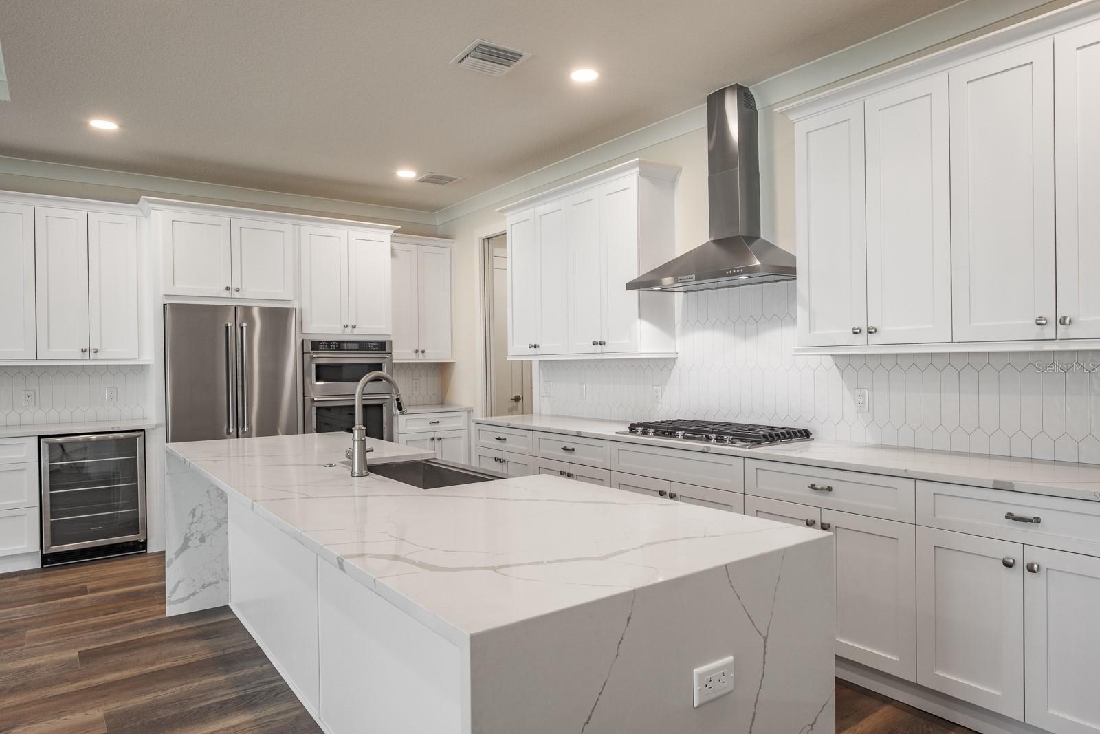 Image 21 of 59 For 271 Larocca Court