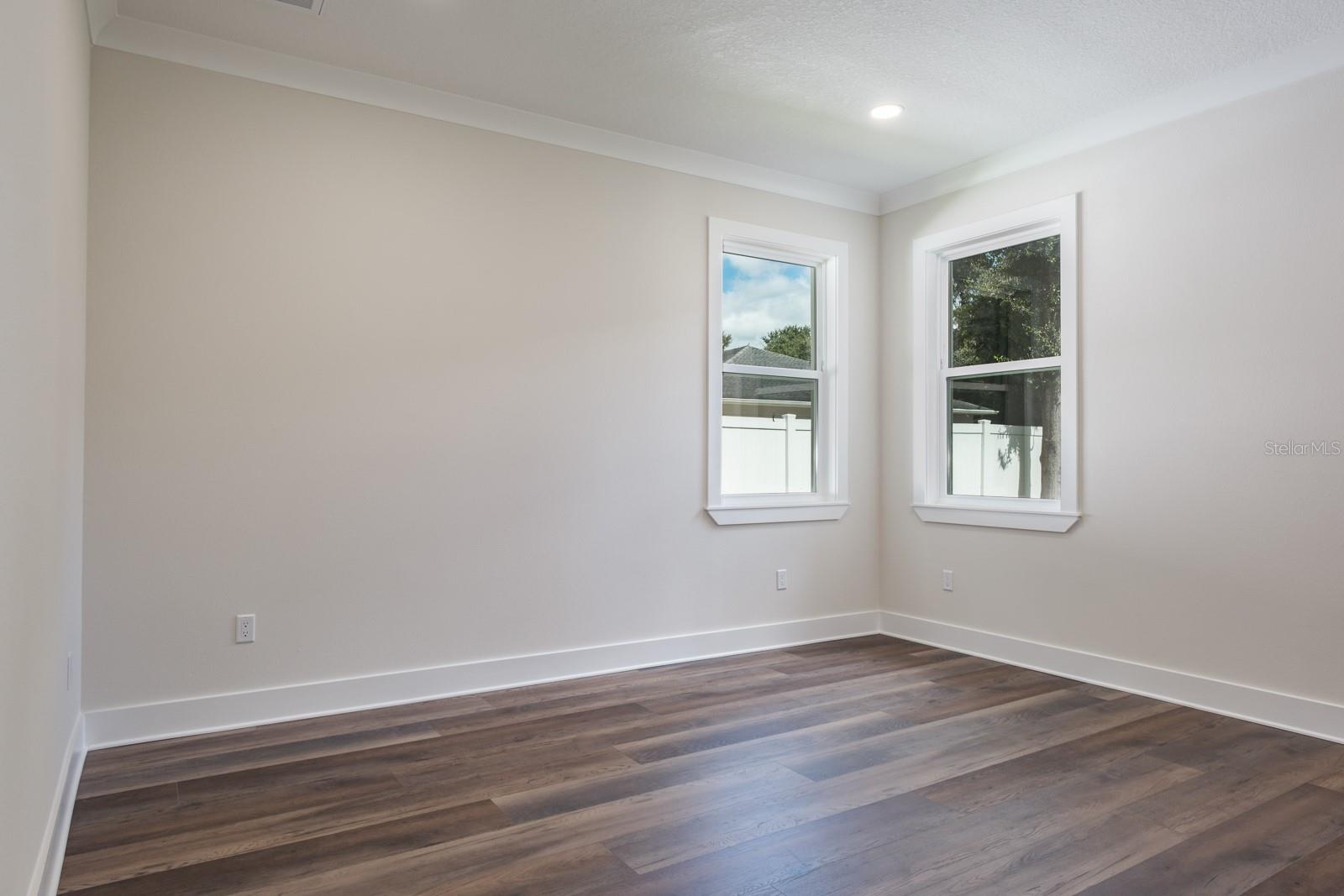 Image 28 of 59 For 271 Larocca Court