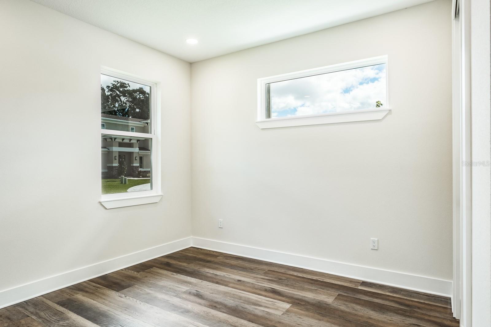 Image 35 of 59 For 271 Larocca Court