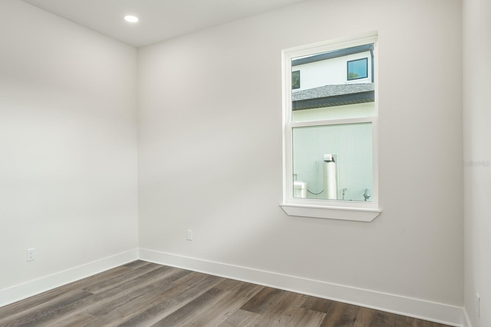 Image 37 of 59 For 271 Larocca Court