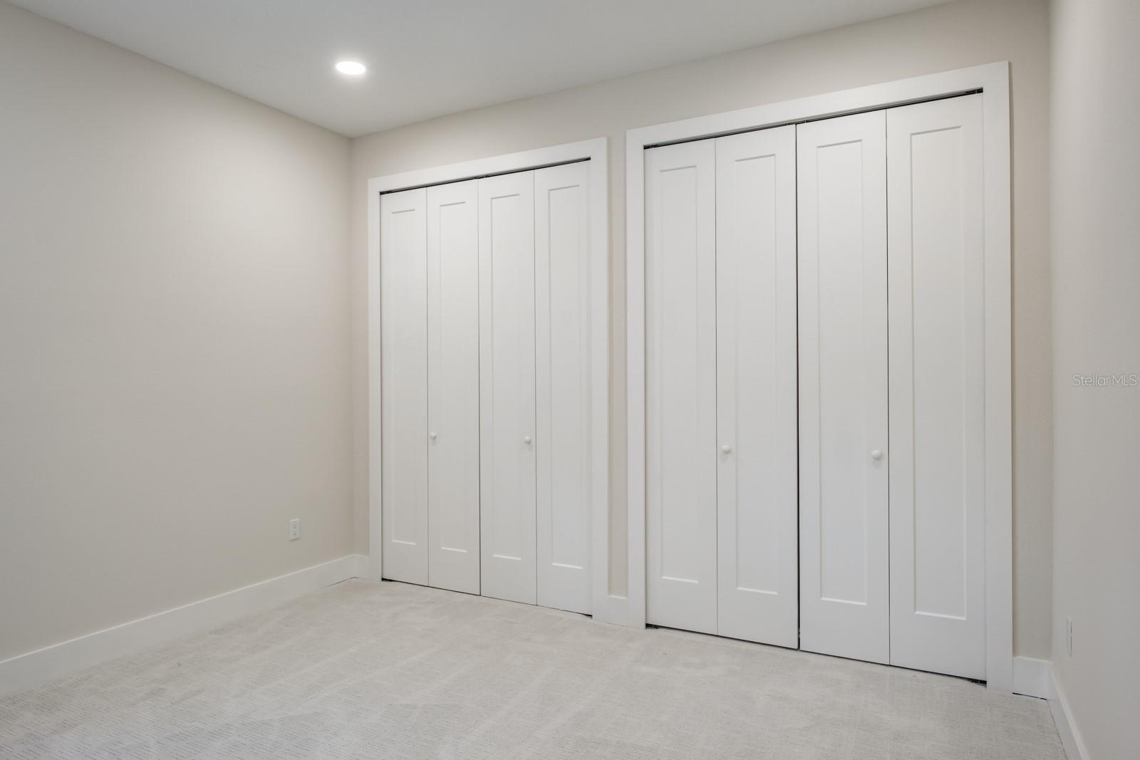 Image 50 of 59 For 271 Larocca Court