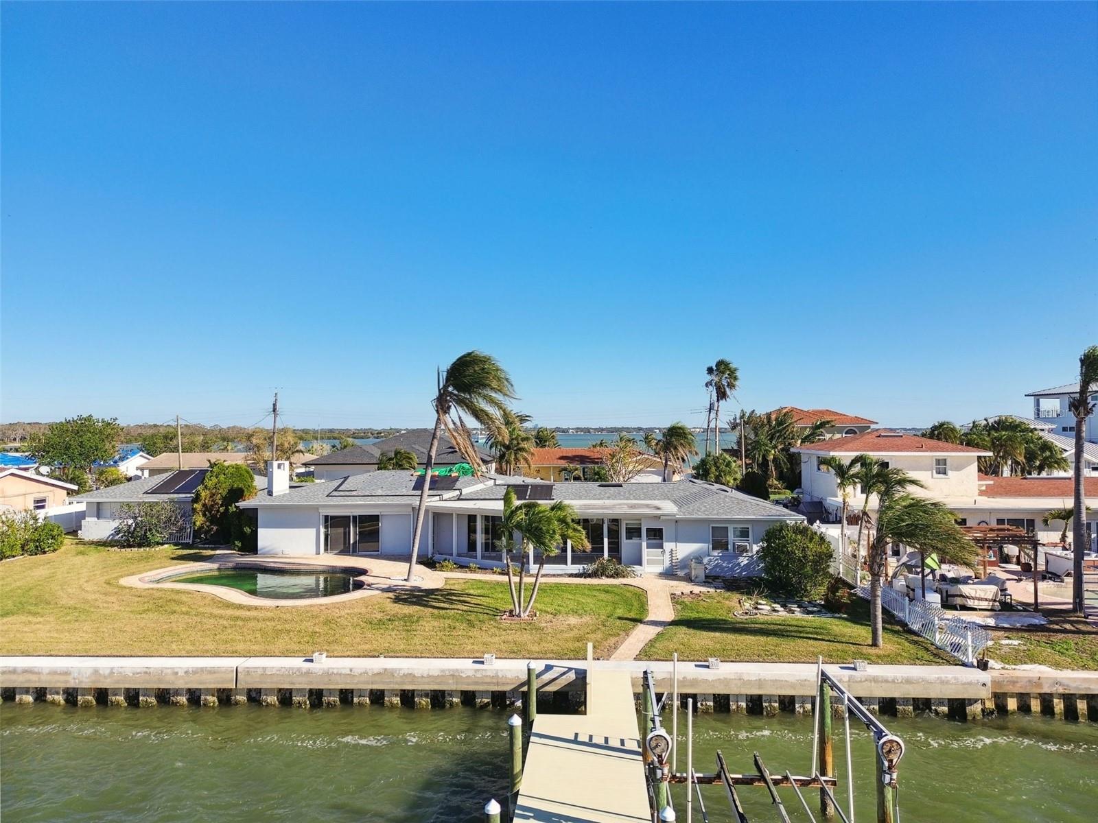 Listing photo id 78 for 568 Johns Pass Avenue