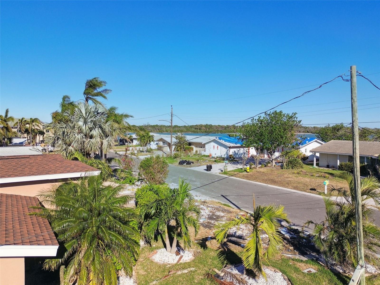 Listing photo id 91 for 568 Johns Pass Avenue