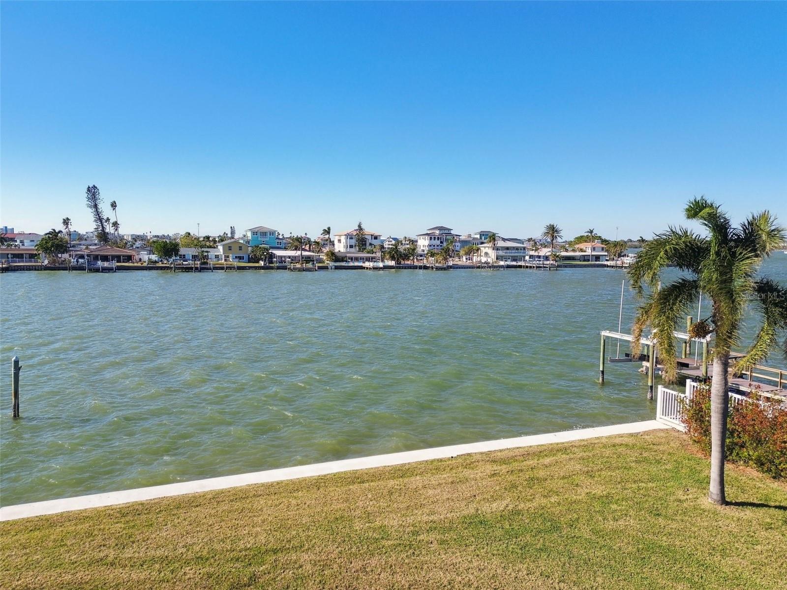 Listing photo id 97 for 568 Johns Pass Avenue