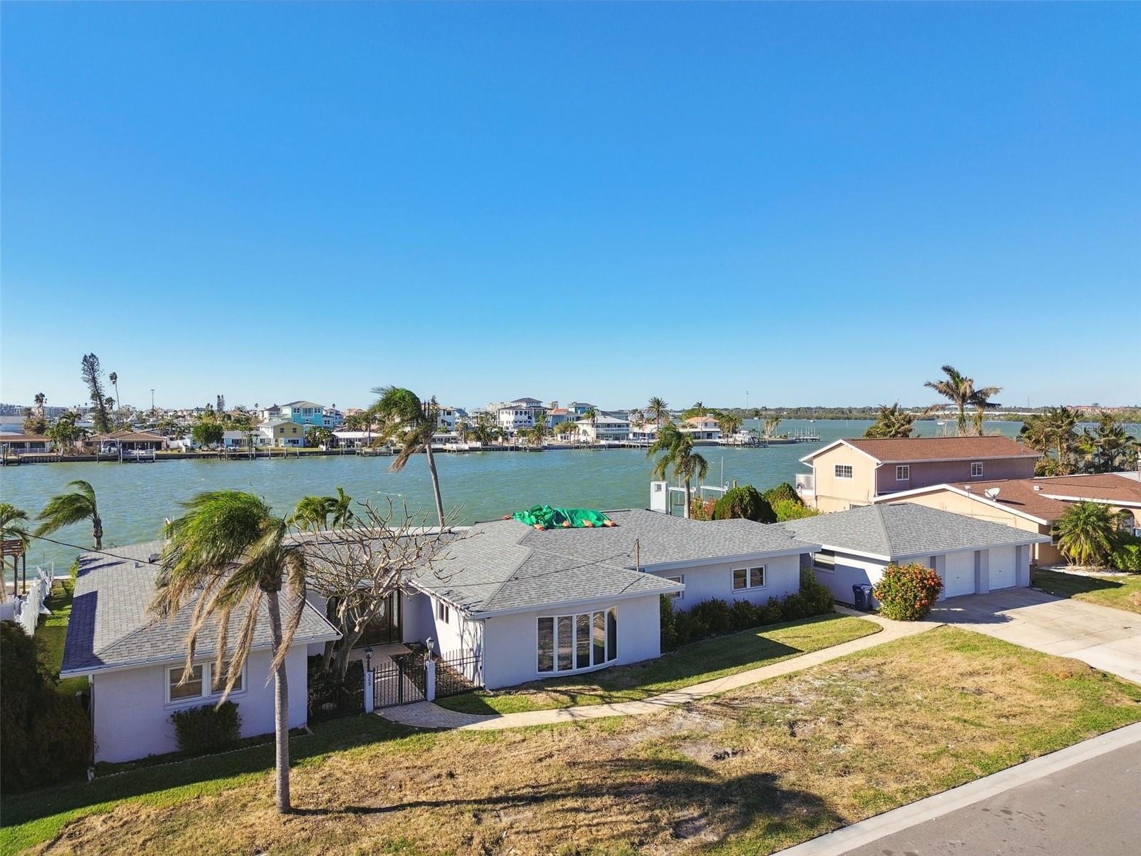 Listing photo id 74 for 568 Johns Pass Avenue