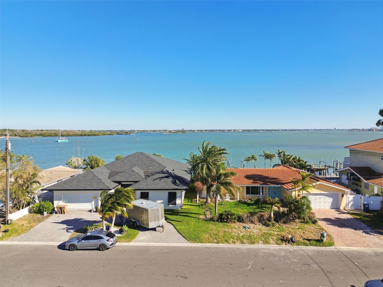 Listing photo id 87 for 568 Johns Pass Avenue