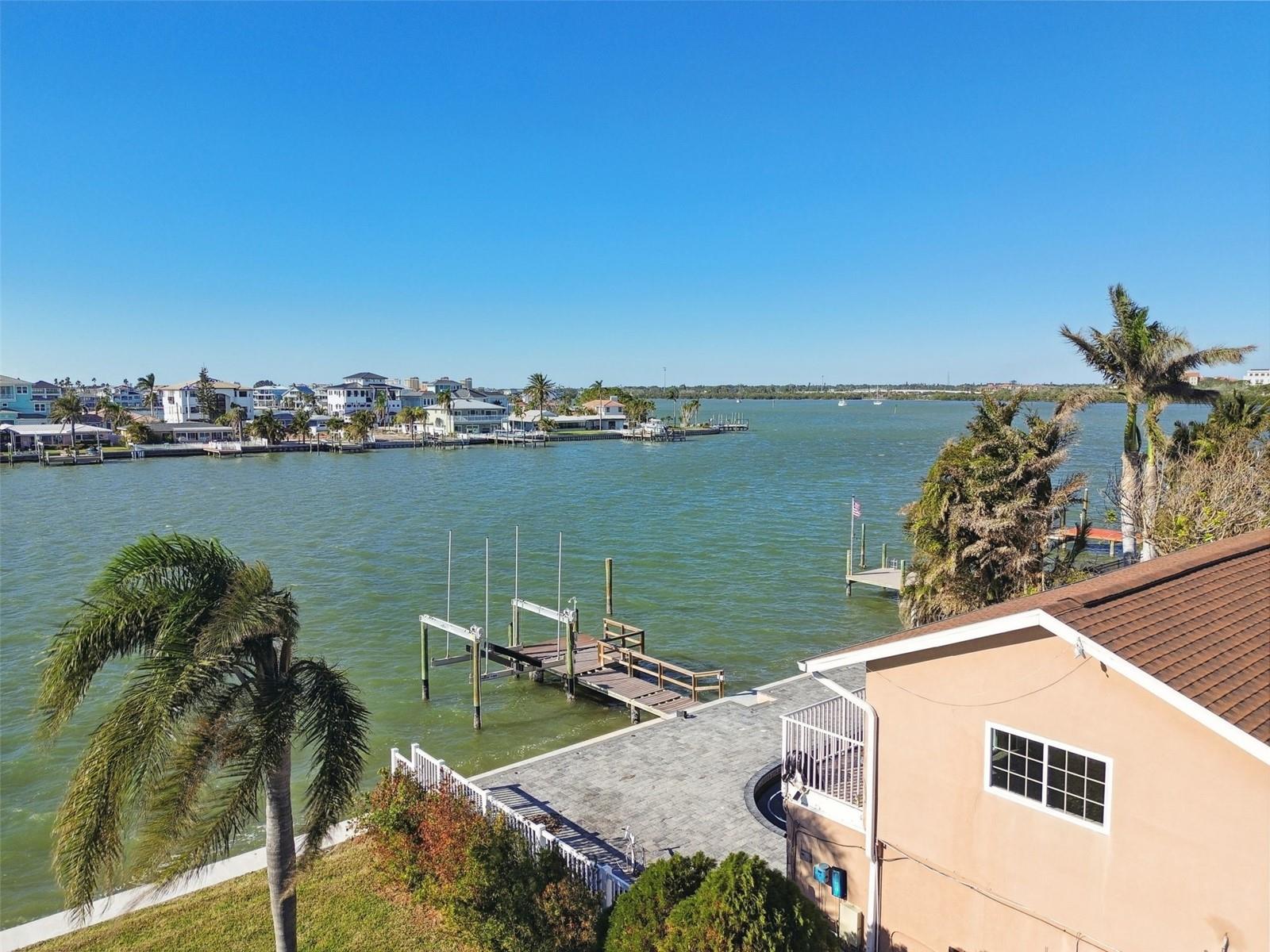 Listing photo id 95 for 568 Johns Pass Avenue