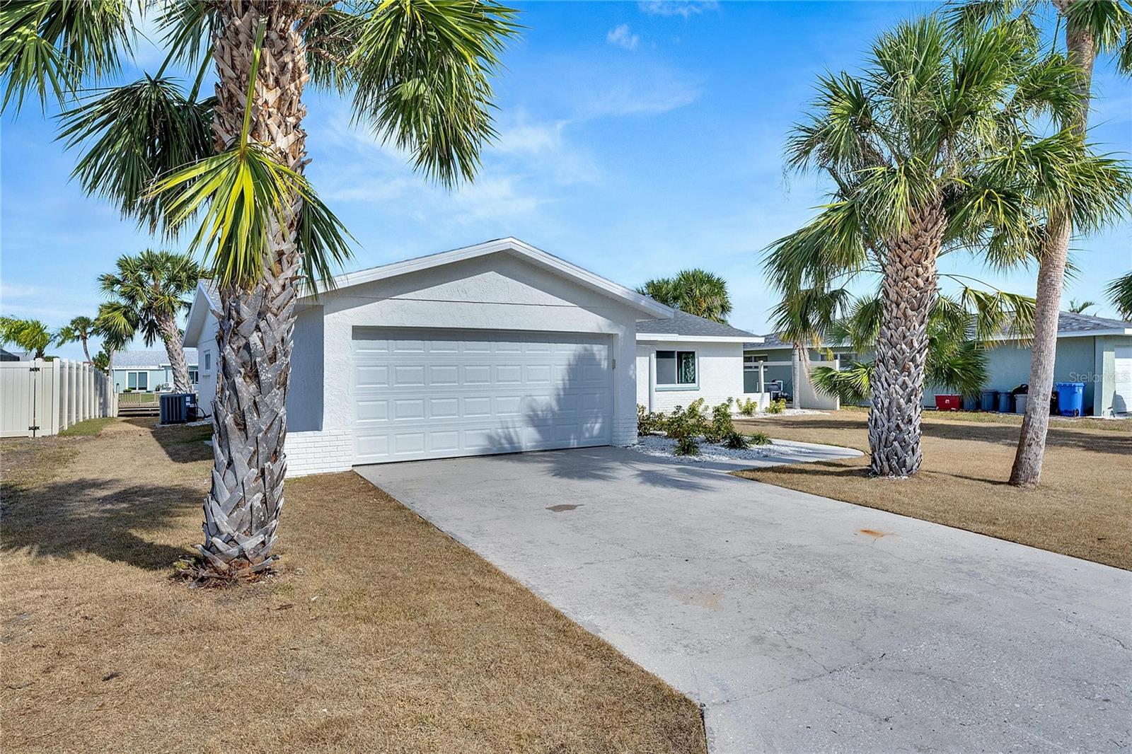 Image 6 of 54 For 1009 Spindle Palm Way