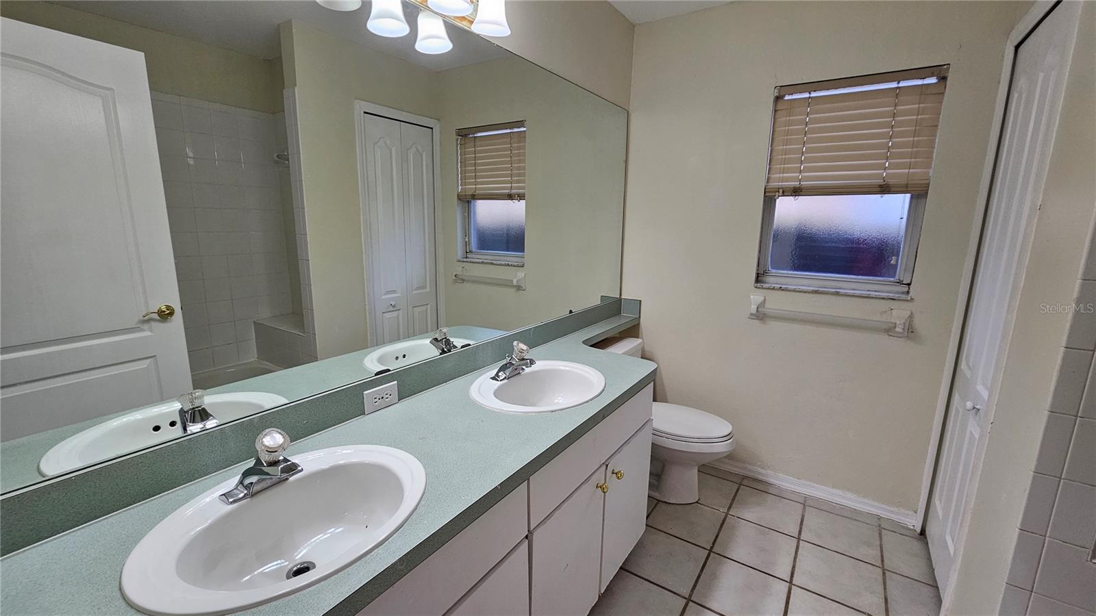 Listing photo id 24 for 6013 Catlin Drive