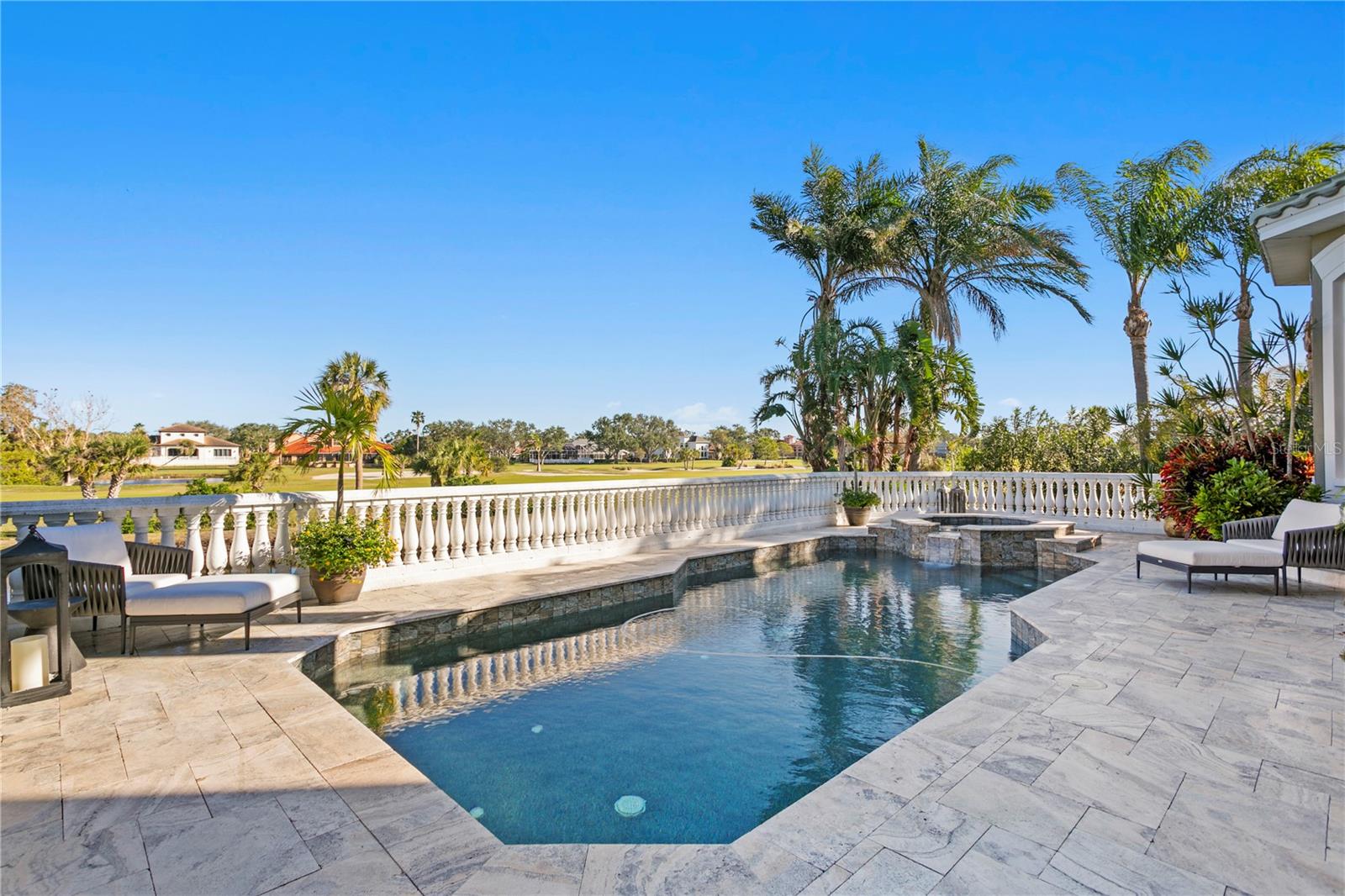 Listing photo id 3 for 6307 Pasadena Point Boulevard