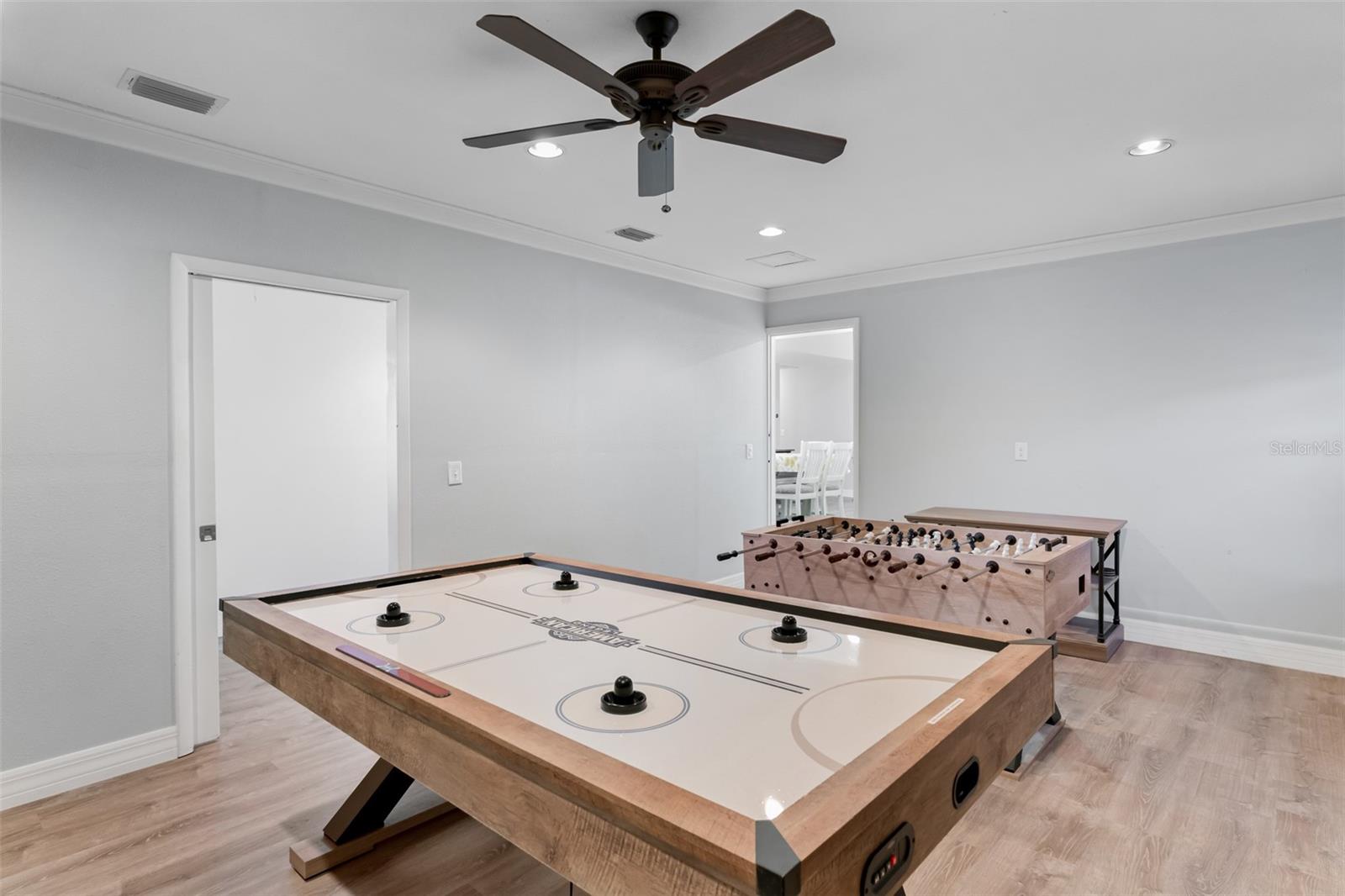 Image 10 of 41 For 11445 60th Street N