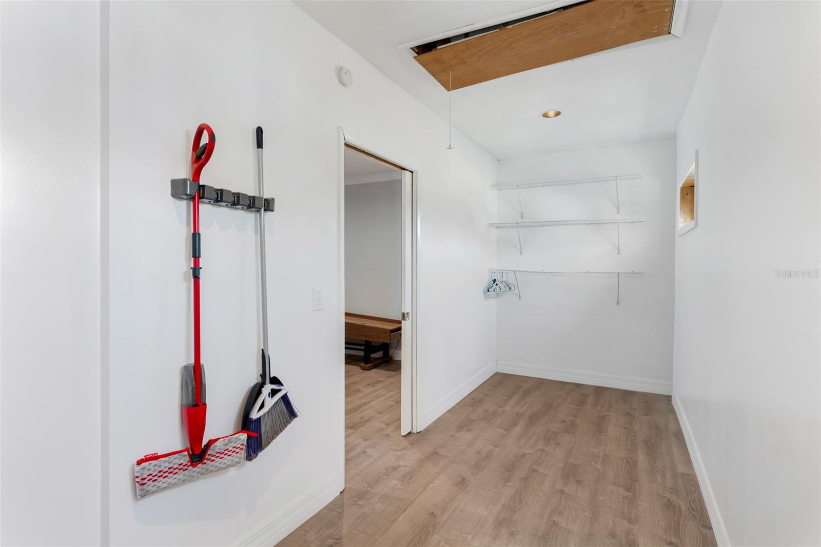 Image 12 of 41 For 11445 60th Street N