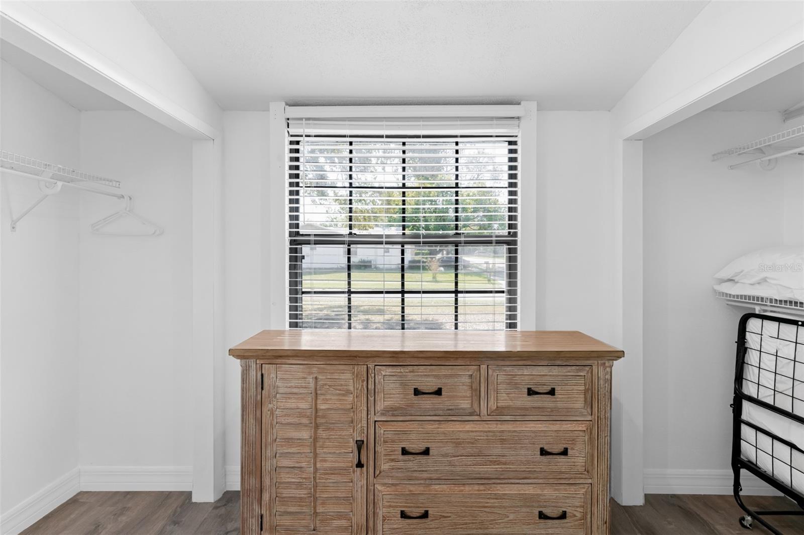 Image 16 of 41 For 11445 60th Street N