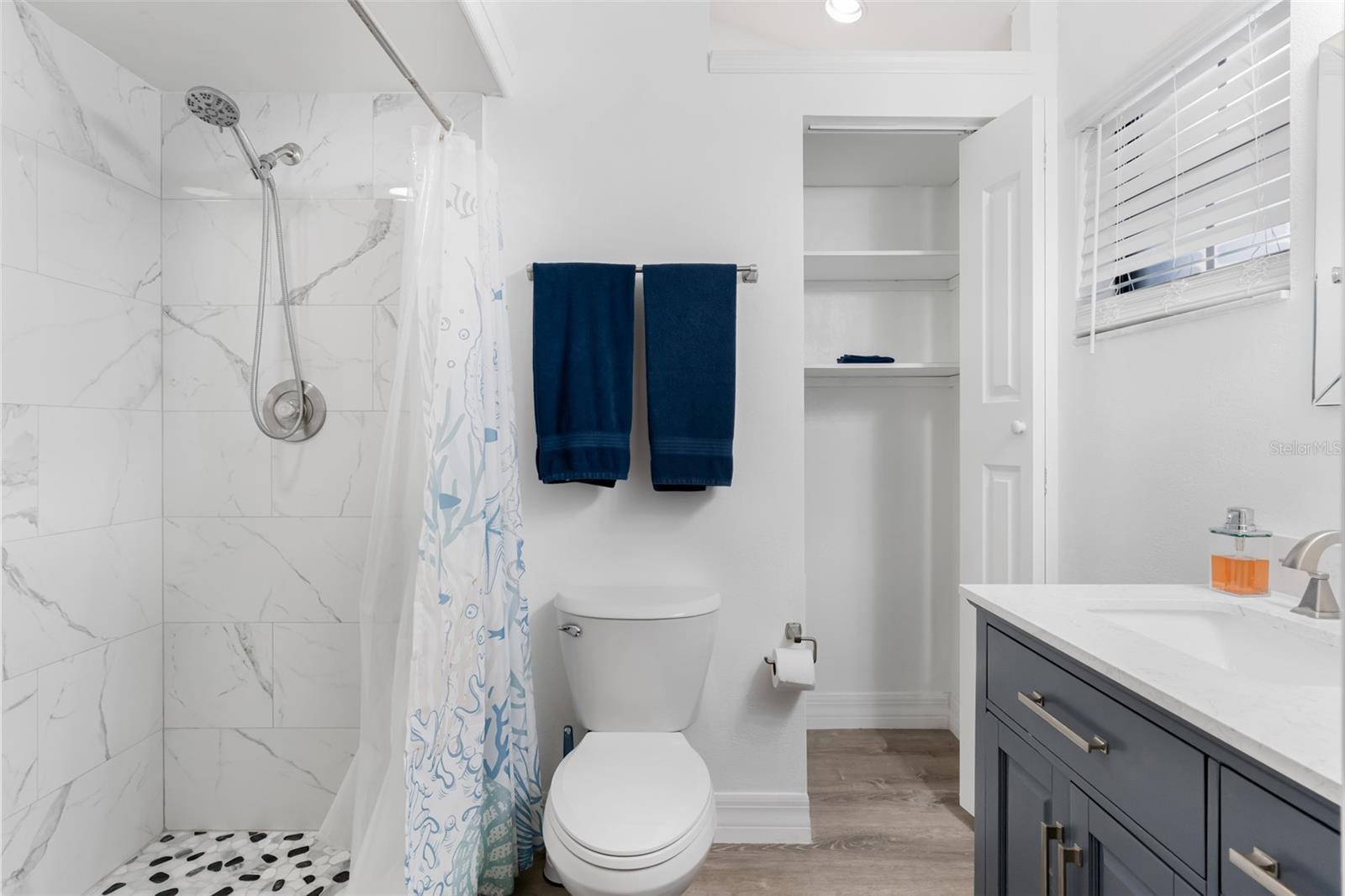 Image 17 of 41 For 11445 60th Street N