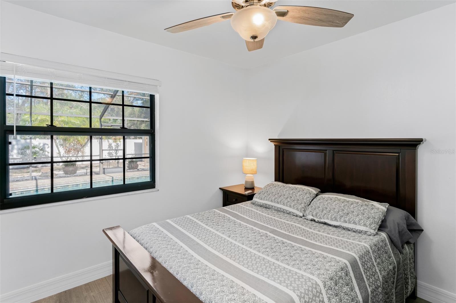 Image 23 of 41 For 11445 60th Street N
