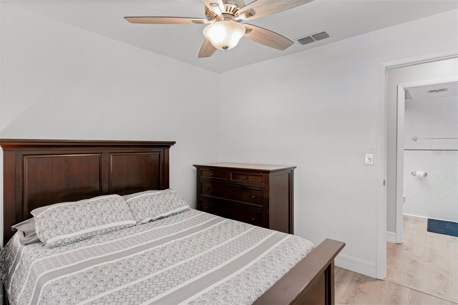 Image 24 of 41 For 11445 60th Street N