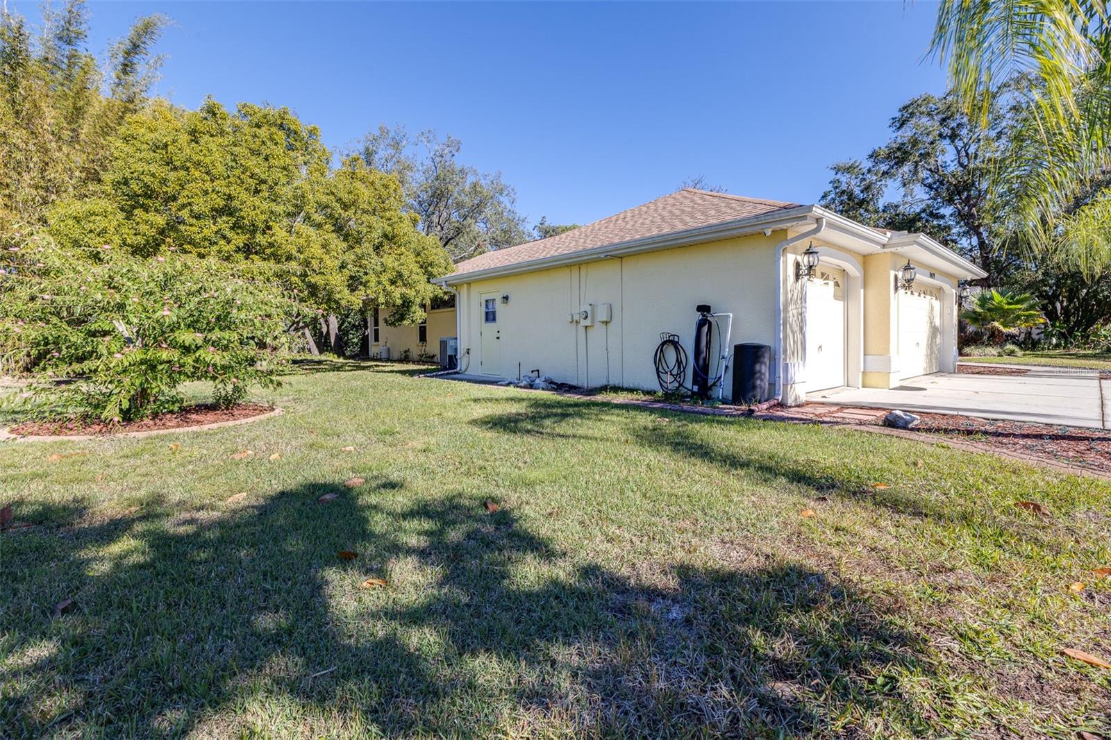 Listing photo id 40 for 10079 Deer Street