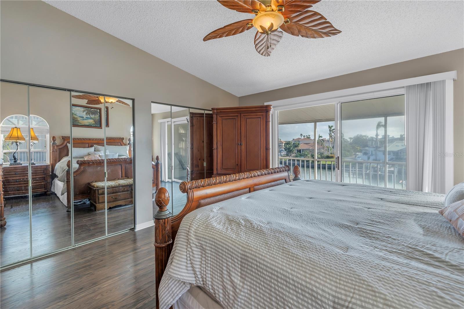 Image 15 of 62 For 637 Pinellas Bayway S 111