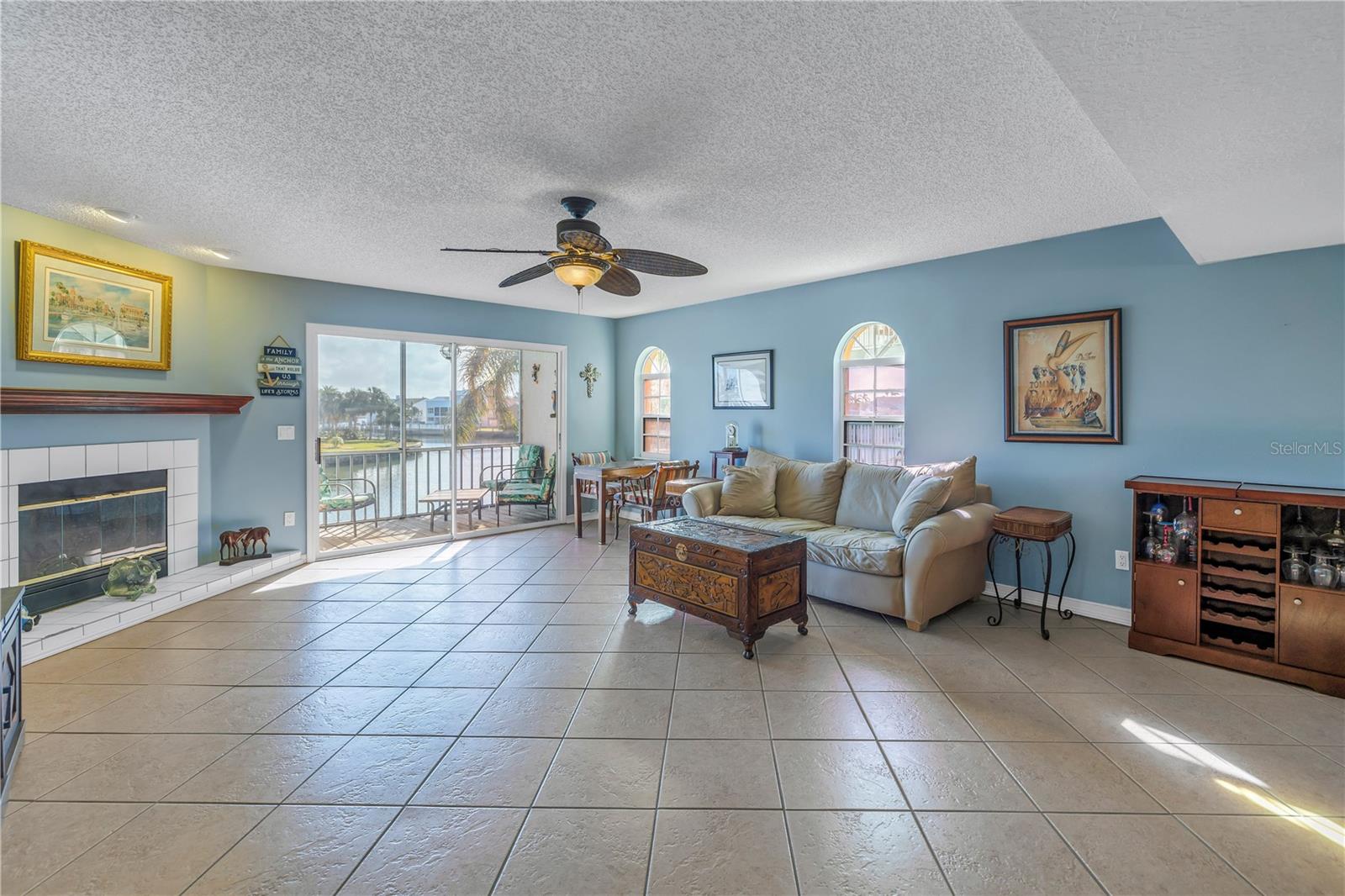 Image 7 of 62 For 637 Pinellas Bayway S 111