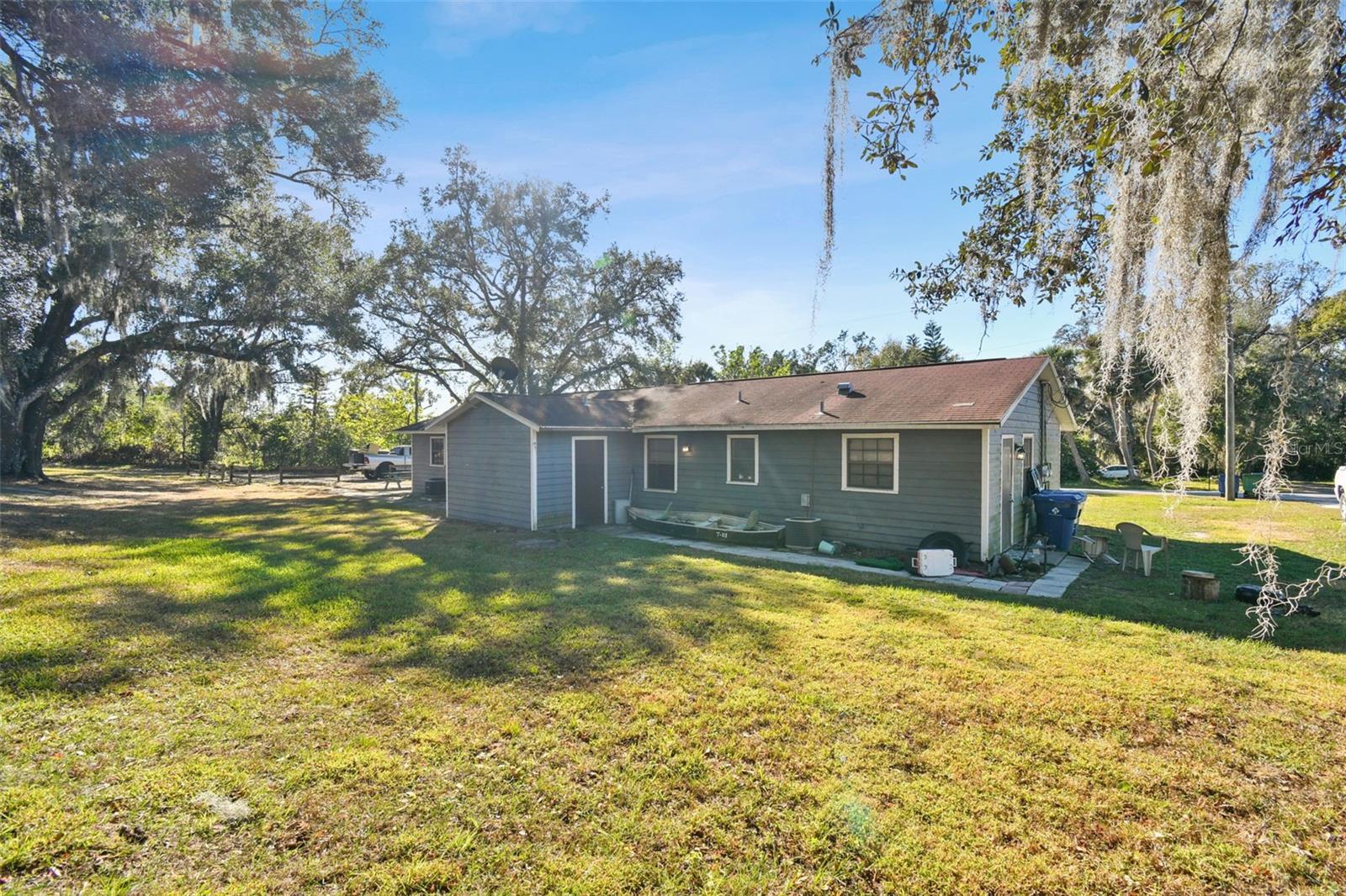 Listing photo id 59 for 12140 Magnolia Street