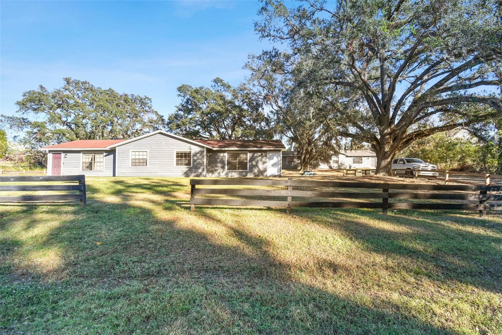 Listing photo id 65 for 12140 Magnolia Street