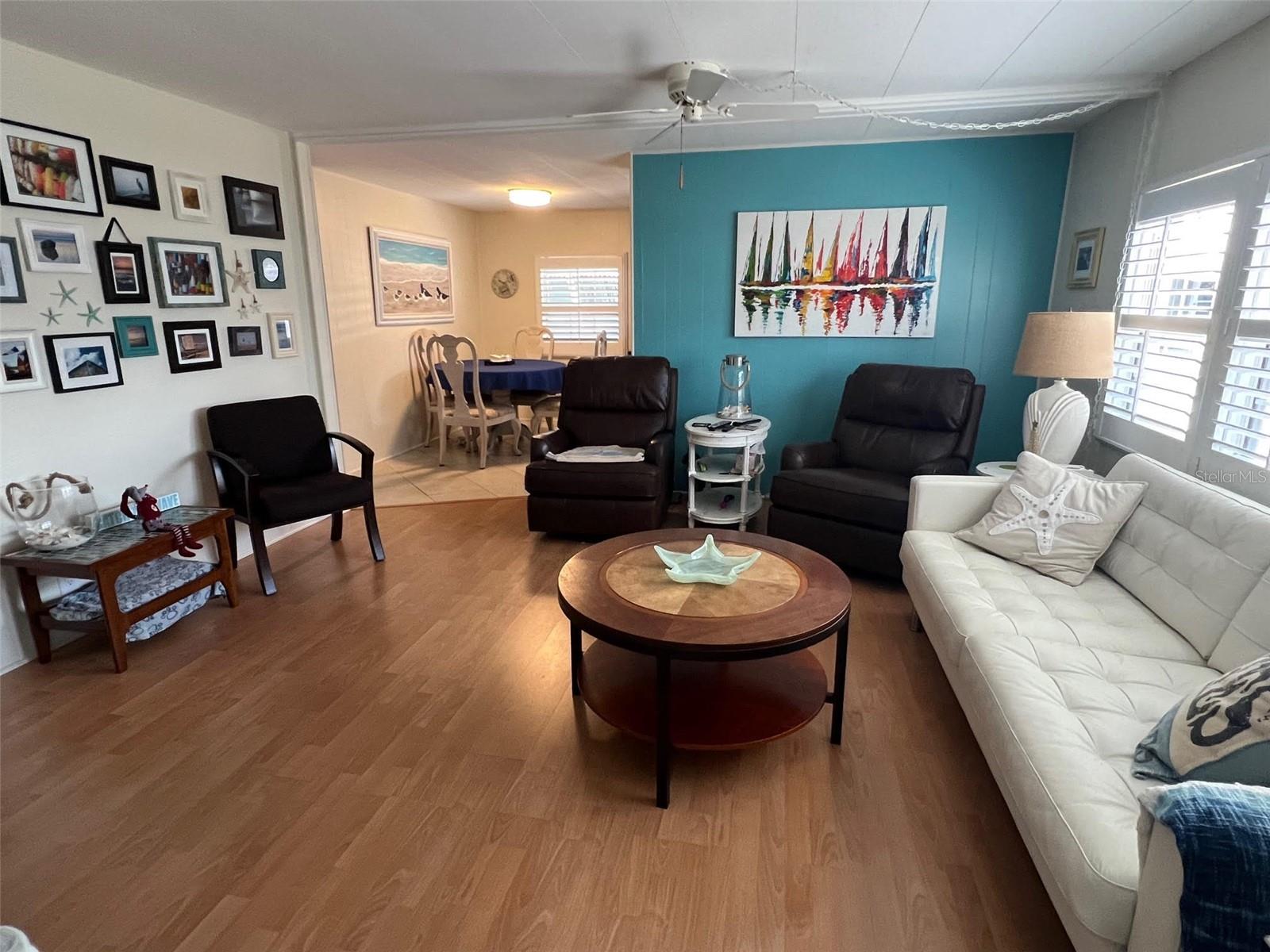 Listing photo id 8 for 39 Pindo Palm Street W