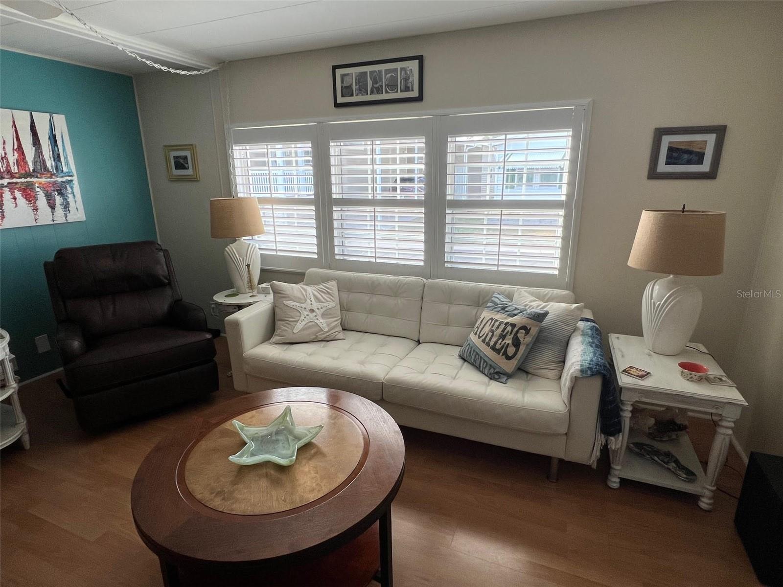 Listing photo id 9 for 39 Pindo Palm Street W