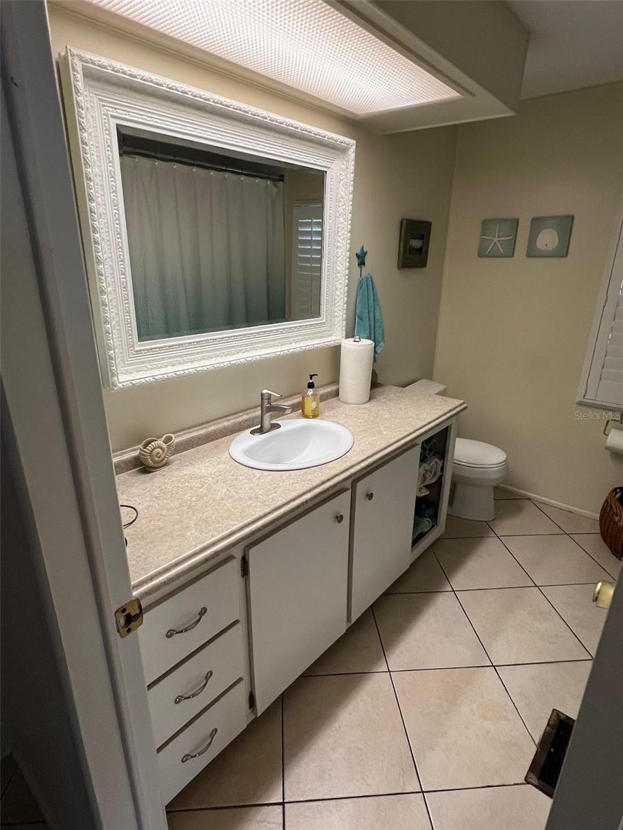 Listing photo id 17 for 39 Pindo Palm Street W